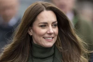 Kate Middleton surpreende a web ao adotar novo visual de cabelo: veja