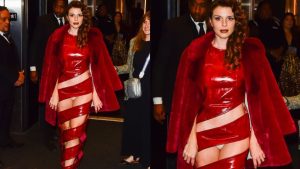 Julia Fox deixa lingerie à mostra em look ousado para gala beneficente em Nova Iorque